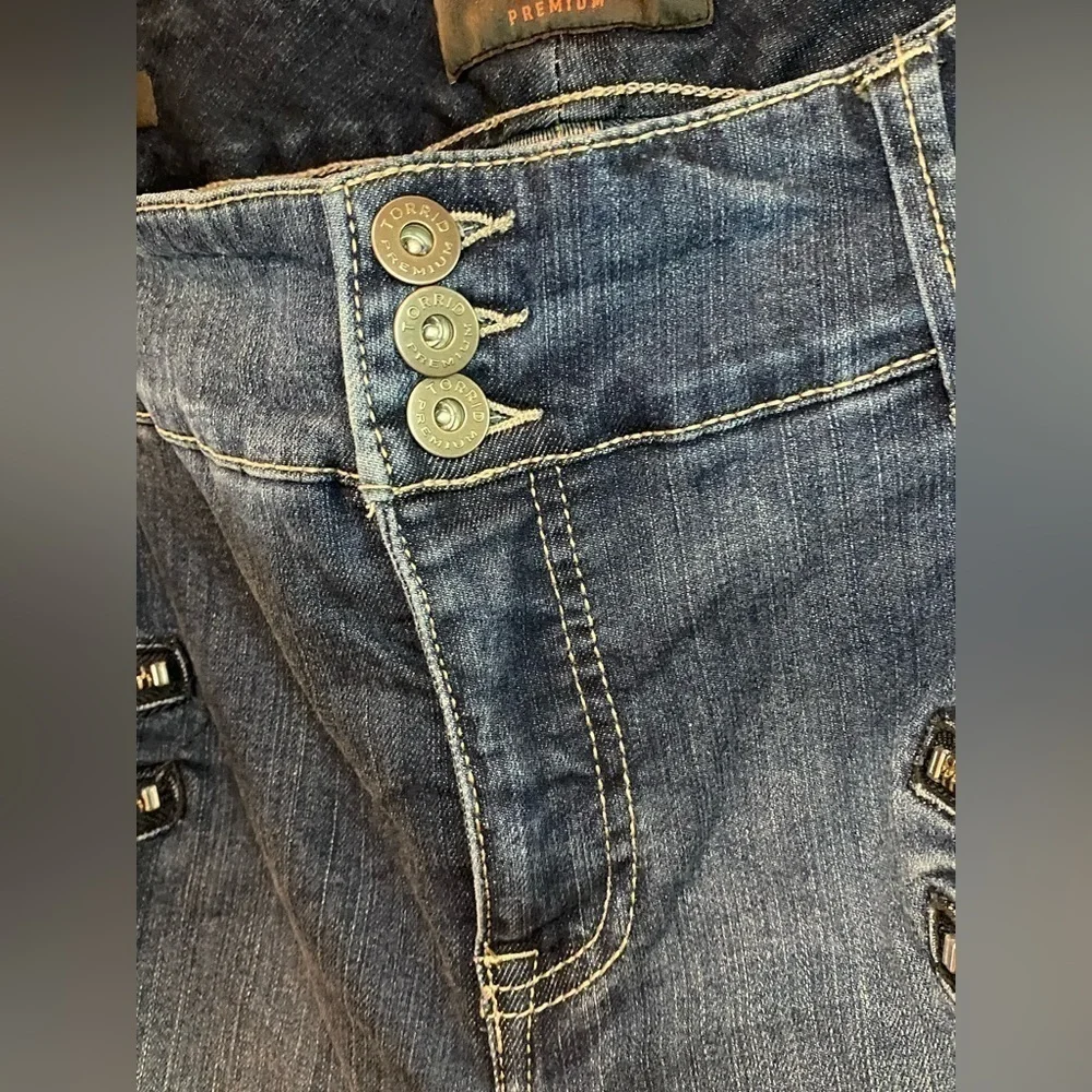 Torrid Premium Women’s Zippered Dark Wash High Rise Jeans/Jegging Size 24R - Picture 4 of 11